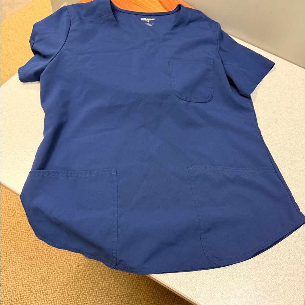 ScrubstarBlue‎ Scrub Top Medium